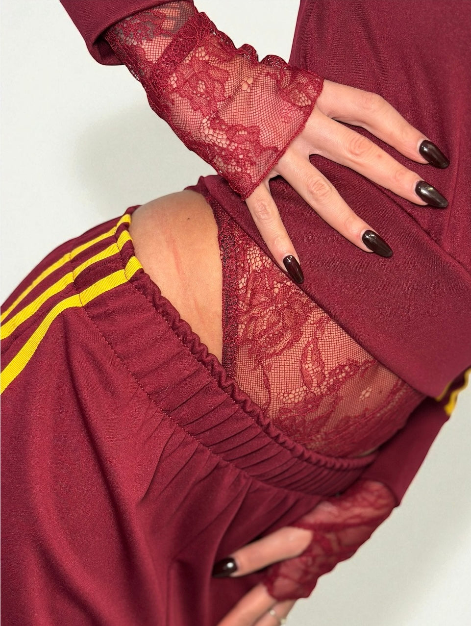 Coordinato Sporty Chic - Bordeaux & Yellow Detail